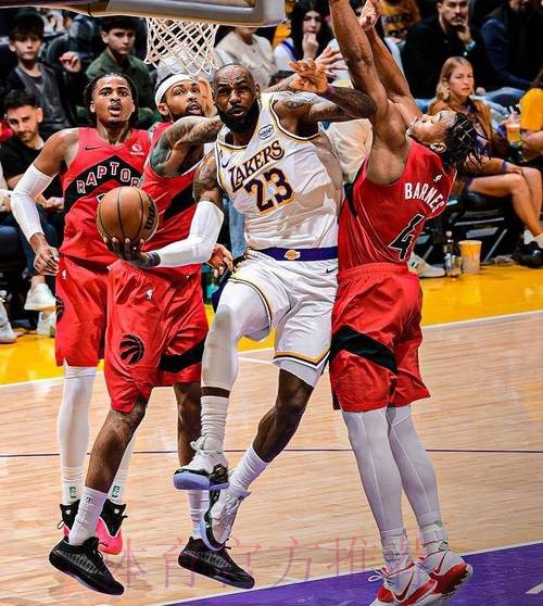 詹姆斯24+4+7书写传奇！东契奇复出25分艾顿10中10，湖人双杀猛龙